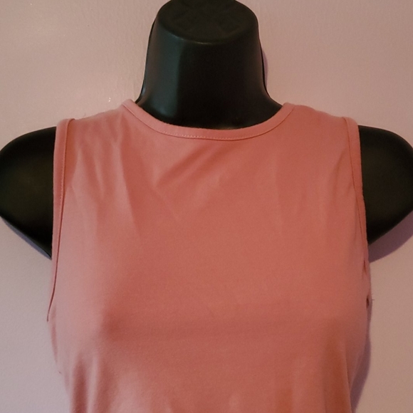 Open back pink tank - Picture 3 of 8